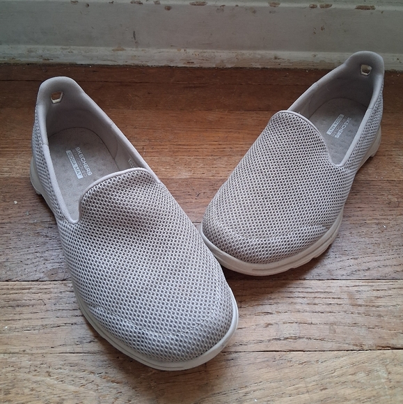 Skechers Light Gray Mesh Slip-Ons - Picture 6 of 6